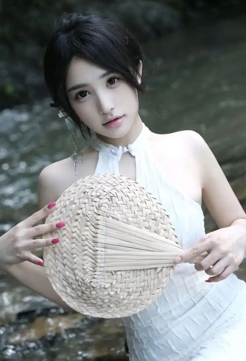 闪婚总裁的替身新娘 甜宠短剧